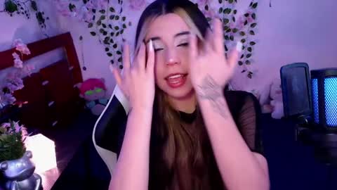 Kittyuwu  online show from April 11, 2:16 am