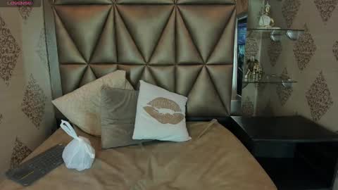 Snapshot of kittyvelvet_ chatting on March 11, 6:08 pm kittyvelvet_ online show from March 11, 6:08 pm