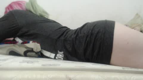 kittywhiteass online show from December 3, 7:16 am