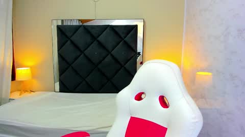 kitty online show from October 6, 11:17 am