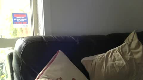 Kiwiabroad online show from February 15, 4:36 am