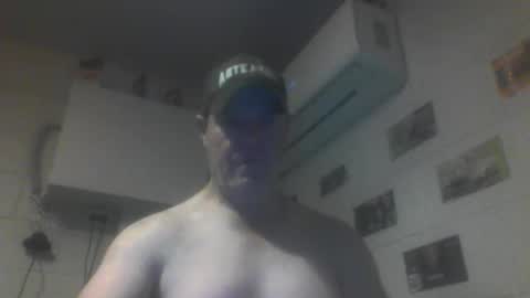 kiwiguy19773 online show from June 1, 7:10 am