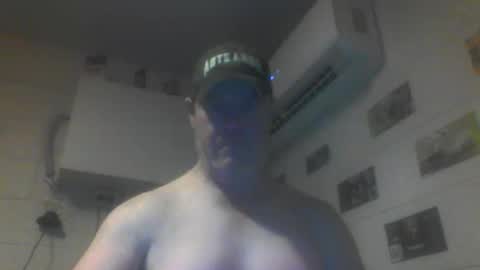 kiwiguy19773 online show from June 3, 7:22 am