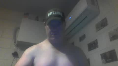 kiwiguy19773 online show from May 18, 7:25 am