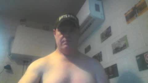 kiwiguy19773 online show from August 10, 1:32 am