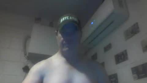 kiwiguy19773 online show from May 22, 7:15 am