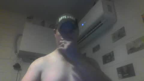 kiwiguy19773 online show from May 19, 7:48 am