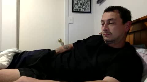 kiwiluke69 online show from April 25, 7:21 am