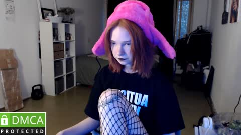 Snapshot of klares_wasser chatting on December 6, 1:06 pm Klares online show from December 6, 1:06 pm