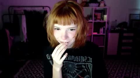 Snapshot of klares_wasser chatting on September 17, 1:03 pm Klares online show from September 17, 1:03 pm