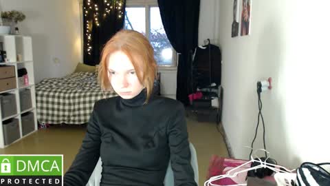 Snapshot of klares_wasser chatting on December 12, 1:39 pm Klares online show from December 12, 1:39 pm