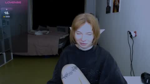 Snapshot of klares_wasser chatting on February 3, 6:28 pm Klares online show from February 3, 6:28 pm