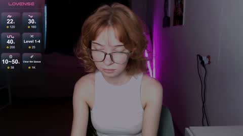Snapshot of klares_wasser chatting on February 7, 2:47 pm Klares online show from February 7, 2:47 pm