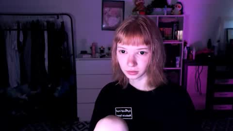 Snapshot of klares_wasser chatting on October 4, 10:13 am Klares online show from October 4, 10:13 am