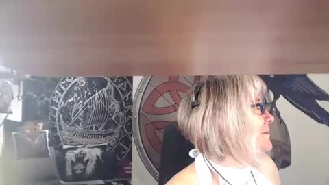 Snapshot of kleiner_teufel chatting on September 15, 6:26 am Michelle online show from September 15, 6:26 am