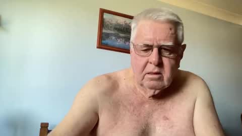 Aussiedude online show from October 5, 3:26 am