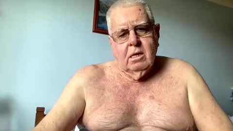 Aussiedude online show from November 10, 3:42 am