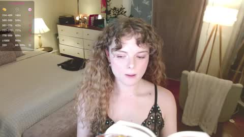 Snapshot of knowlita chatting on December 6, 9:16 am knowlita online show from December 6, 9:16 am