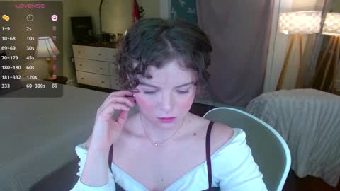 Snapshot of knowlita chatting on February 1, 3:28 pm knowlita online show from February 1, 3:28 pm