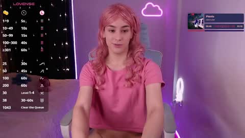  Riley  online show from May 14, 6:39 pm