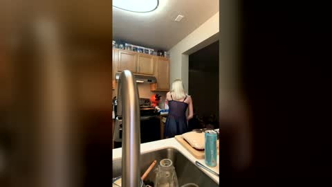 Konnie online show from March 2, 5:08 am