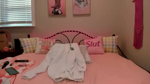  KORA MARiNA  online show from January 16, 8:51 pm