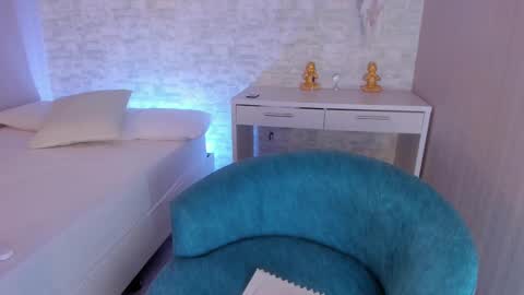 Snapshot of kosmic_21 chatting on September 15, 5:25 pm K O S M I C online show from September 15, 5:25 pm