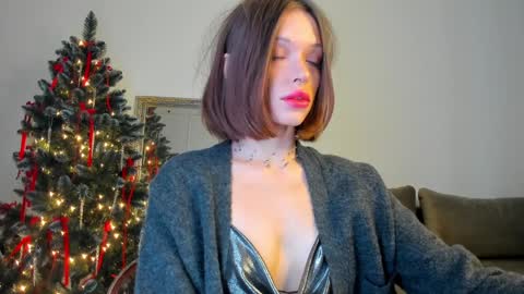 Snapshot of kossie_ chatting on December 14, 12:01 pm kossie_ online show from December 14, 12:01 pm
