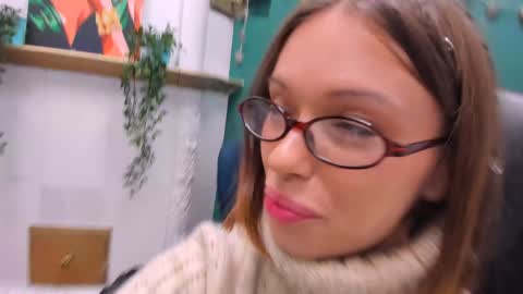 Snapshot of kossie_ chatting on December 8, 2:30 pm kossie_ online show from December 8, 2:30 pm