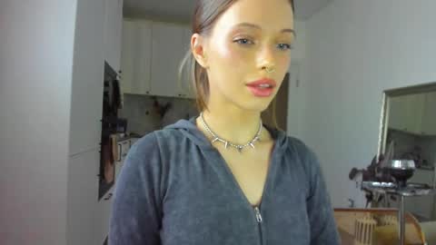 Snapshot of kossie_ chatting on February 13, 3:24 pm kossie_ online show from February 13, 3:24 pm