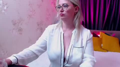 Kriss online show from June 8, 1:23 pm