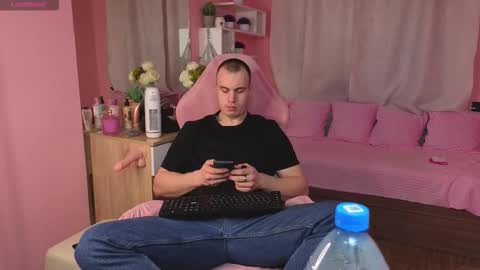 kris_braun online show from March 8, 11:36 am