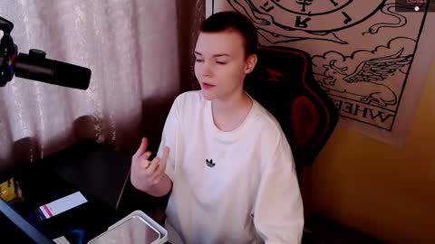 krisneal online show from February 13, 9:12 am