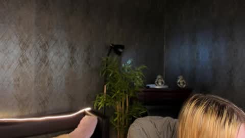 krispy_starr online show from September 20, 5:38 pm
