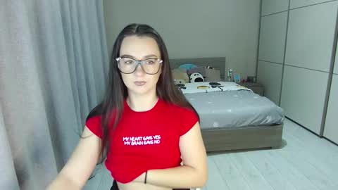 Snapshot of kristall_xxx chatting on March 5, 4:45 am twitter Annemarye 23 online show from March 5, 4:45 am