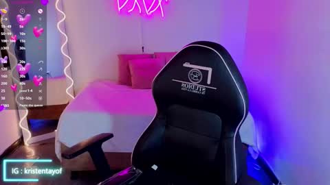 kristen_tay online show from October 18, 3:22 am