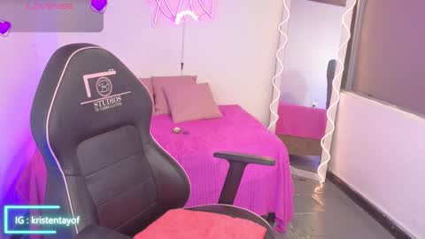 kristen_tay online show from September 10, 4:13 am