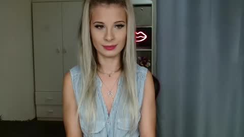 KristineAmore online show from October 17, 8:40 am