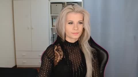 KristineAmore online show from March 30, 6:13 am