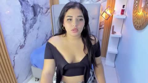 Snapshot of kristinnvega chatting on October 18, 12:53 pm K R I S online show from October 18, 12:53 pm