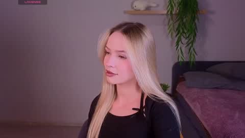 Kristy and Alice online show from December 4, 2:20 pm