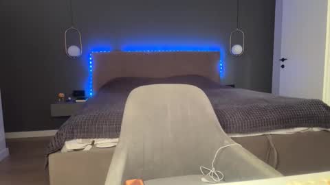 Kristi online show from October 13, 4:03 am