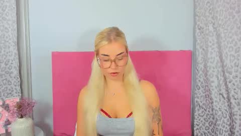 KristyFlowers online show from October 11, 7:35 am