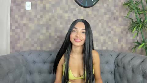 Cristina online show from November 1, 8:30 pm