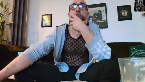 krummersaebel online show from February 22, 5:13 pm