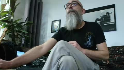 krummersaebel online show from April 14, 6:44 pm