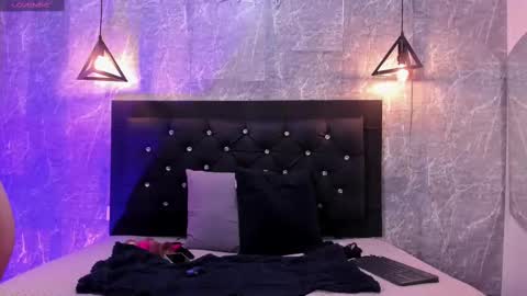 Kystal Taylor online show from October 6, 1:07 pm