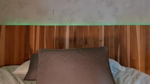 Krystal online show from April 11, 7:45 am