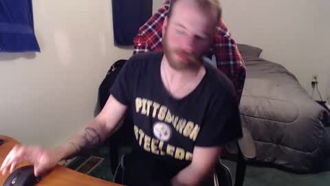 Snapshot of kuggy570 chatting on February 18, 12:37 am Kuggy online show from February 18, 12:37 am