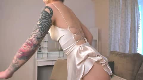 kuttie__mia online show from April 18, 1:18 am